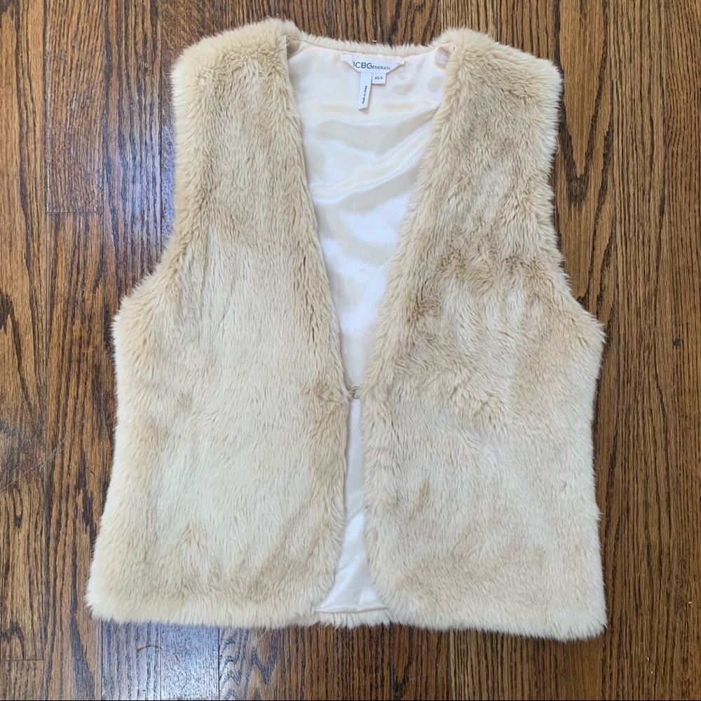 bcbgeneration faux fur vest XS/S